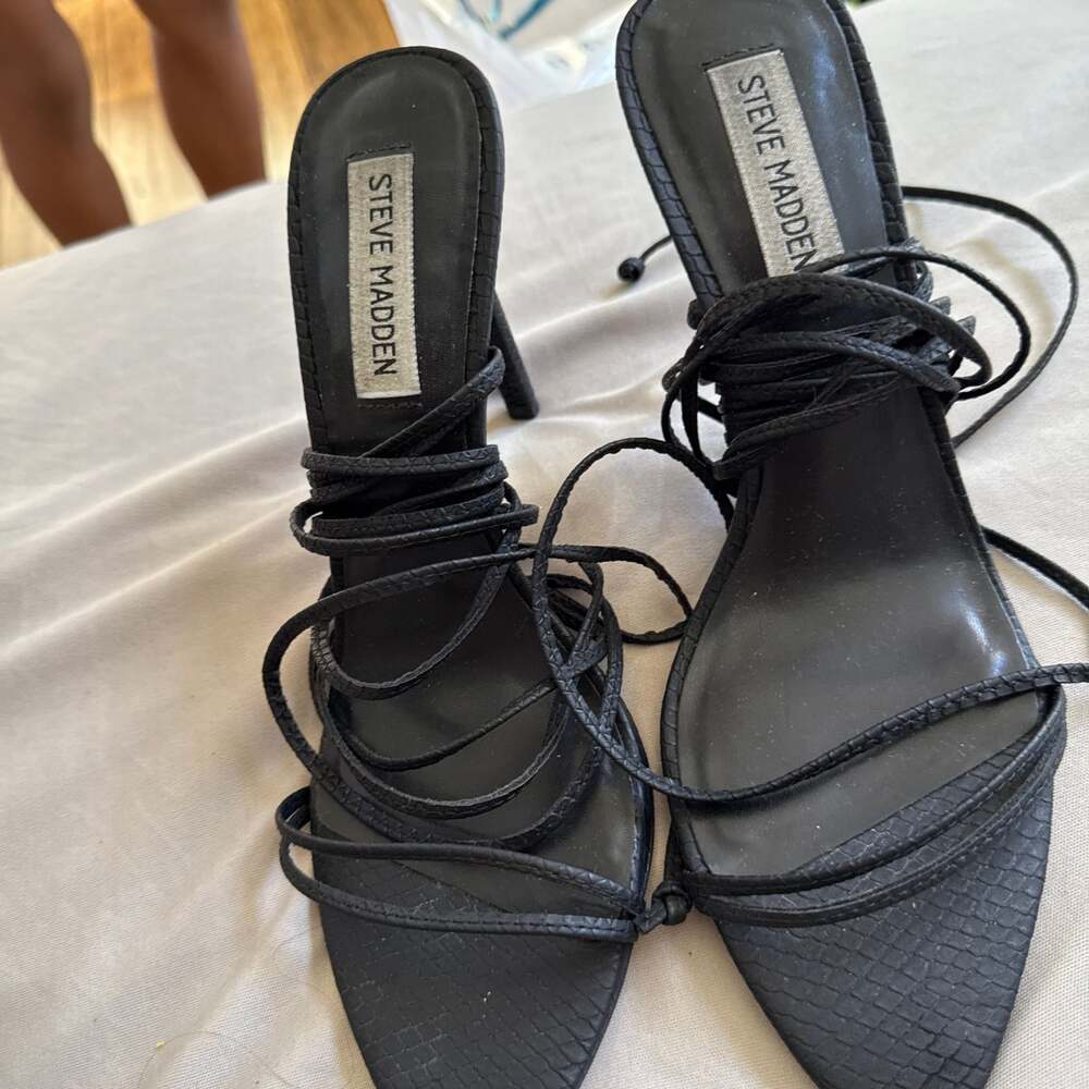 Steve Madden Manzie Black Strappy Pointed Toe Heeled Sandals